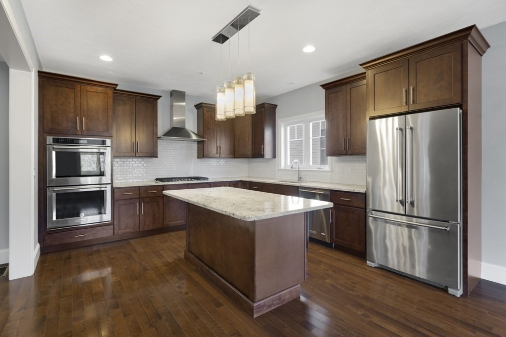 124 Oxbow Road, Unit 124 Framingham, MA 01701 - Photo 3 of 40 Gallery Image 3