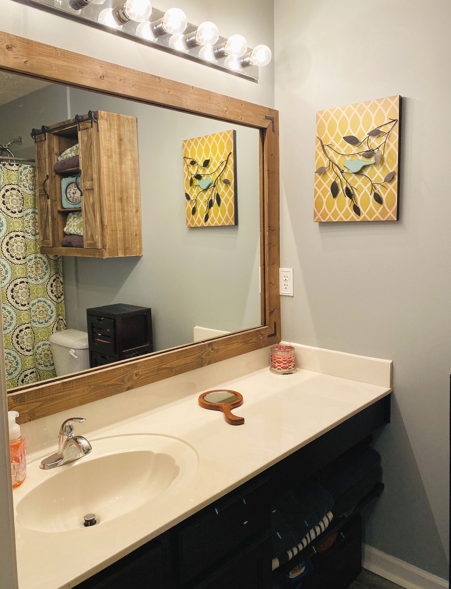 2012 McCrory Place Spring Hill, TN 37174 - Photo 8 of 18 a bathroom with a sink and a mirror