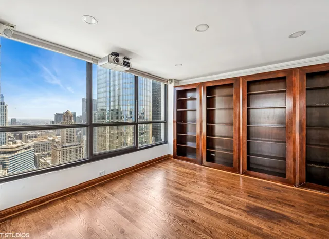 $9,500 | 405 North Wabash Avenue, Unit 5009, Chicago, IL 60611