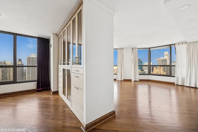 $9,500 | 405 North Wabash Avenue, Unit 5009, Chicago, IL 60611