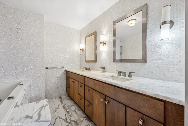 $9,500 | 405 North Wabash Avenue, Unit 5009, Chicago, IL 60611