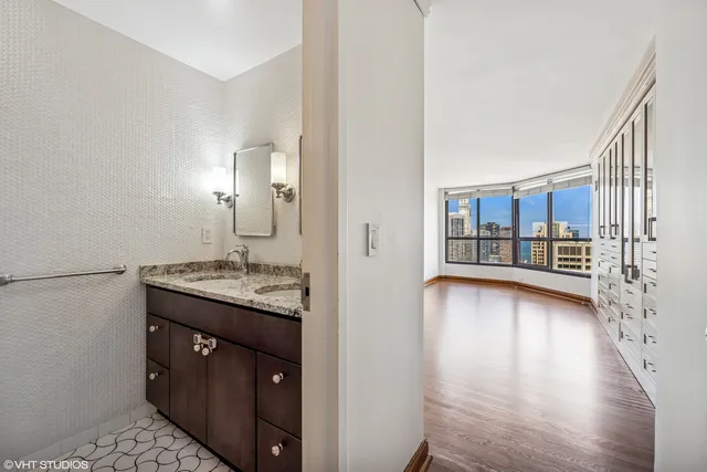$9,500 | 405 North Wabash Avenue, Unit 5009, Chicago, IL 60611
