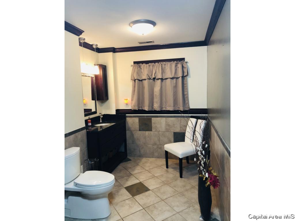 2736 Arrowhead Drive Springfield, IL 62702 - Photo 12 of 23