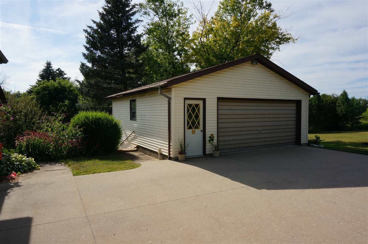 7866 North Crestview Road Stillman Valley, IL 61084 - Photo 16 of 25 Gallery Image 16