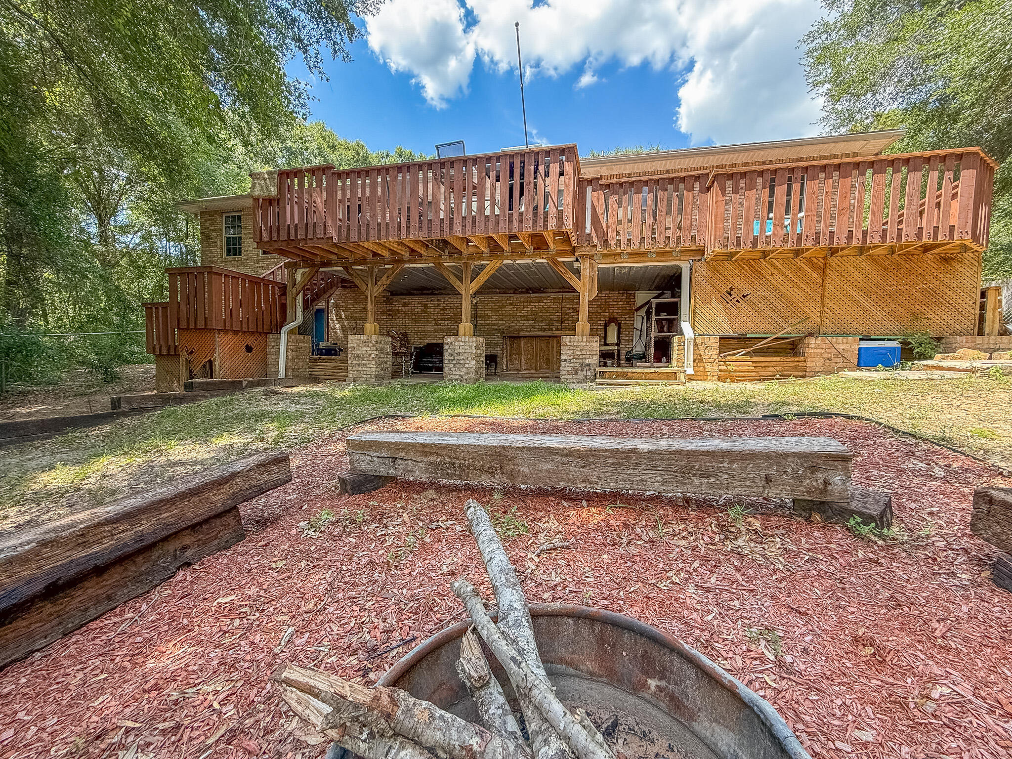 100 Overview Drive Crestview, FL 32539 - Photo 37 of 82 a front view of a house with garden