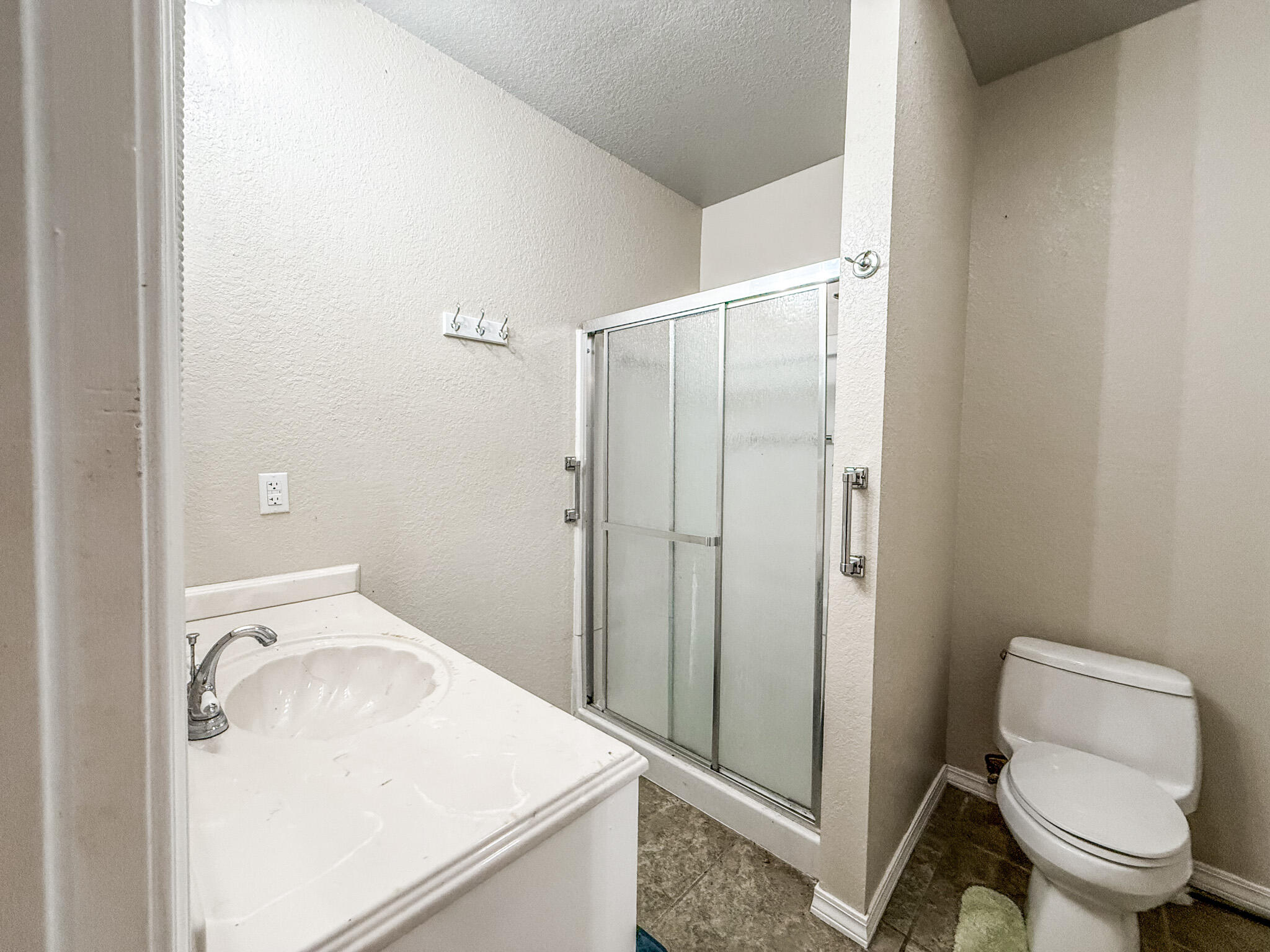 100 Overview Drive Crestview, FL 32539 - Photo 82 of 82 a bathroom with a toilet and a sink