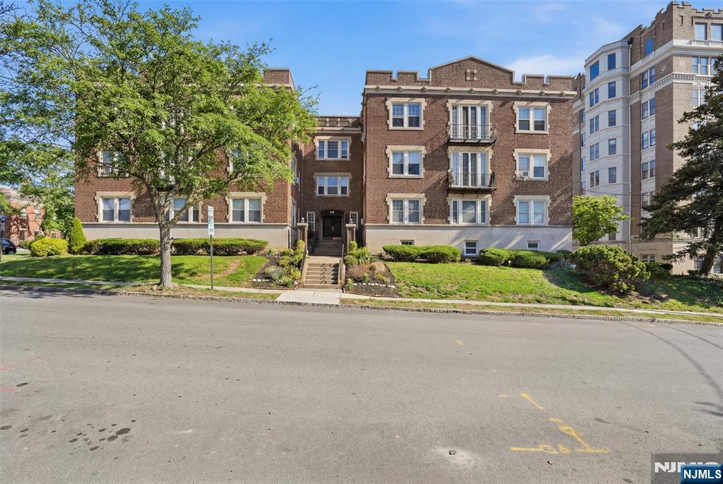 65-67 Union Street, Unit C3004 Montclair, NJ 07042 - Photo 2 of 14