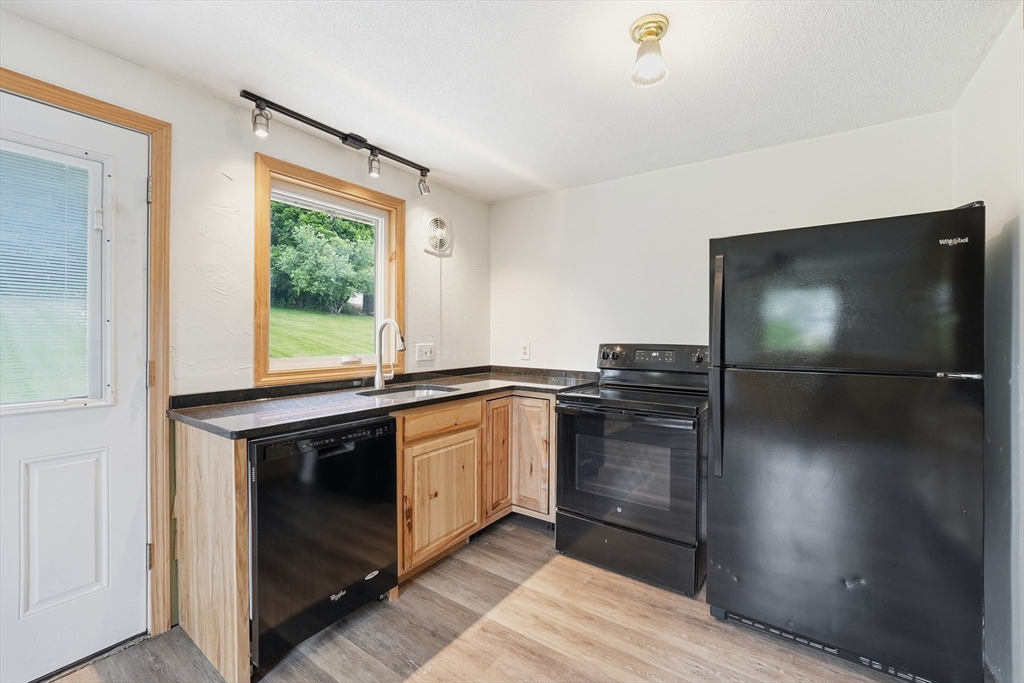 6 Old Farm Road Spencer, MA 01562 - Photo 16 of 24