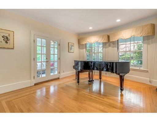 4 Lakeview Road Winchester, MA 01890 - Photo 5 of 30 Gallery Image 5