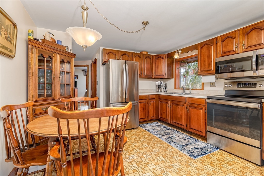 159 Waterford Street Gardner, MA 01440 - Photo 8 of 30