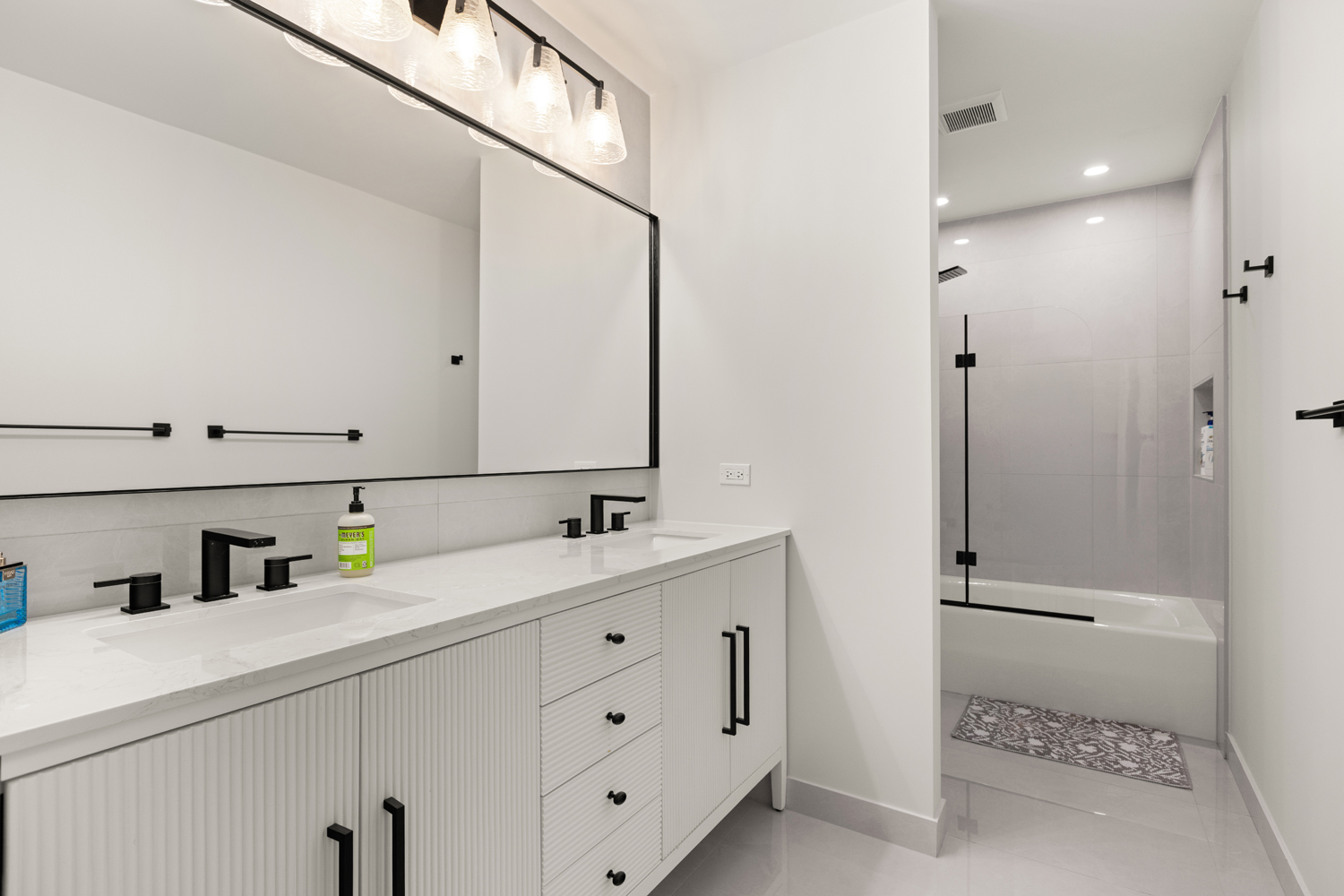 3936 Dundee Road Northbrook, IL 60062 - Photo 26 of 46 Gallery Image 26