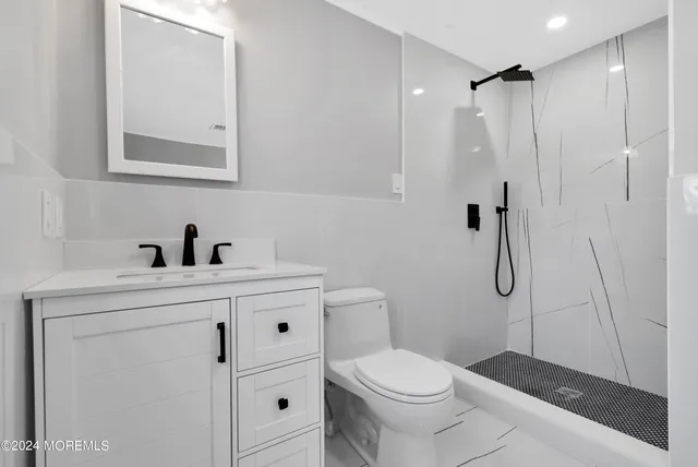 $995,000 | 6 Afton Road, Jackson, NJ 08527