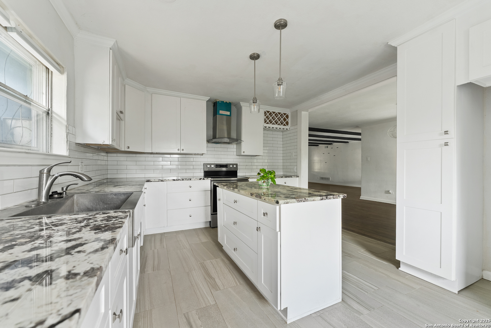 1100 Garraty Road San Antonio, TX 78209 - Photo 3 of 27