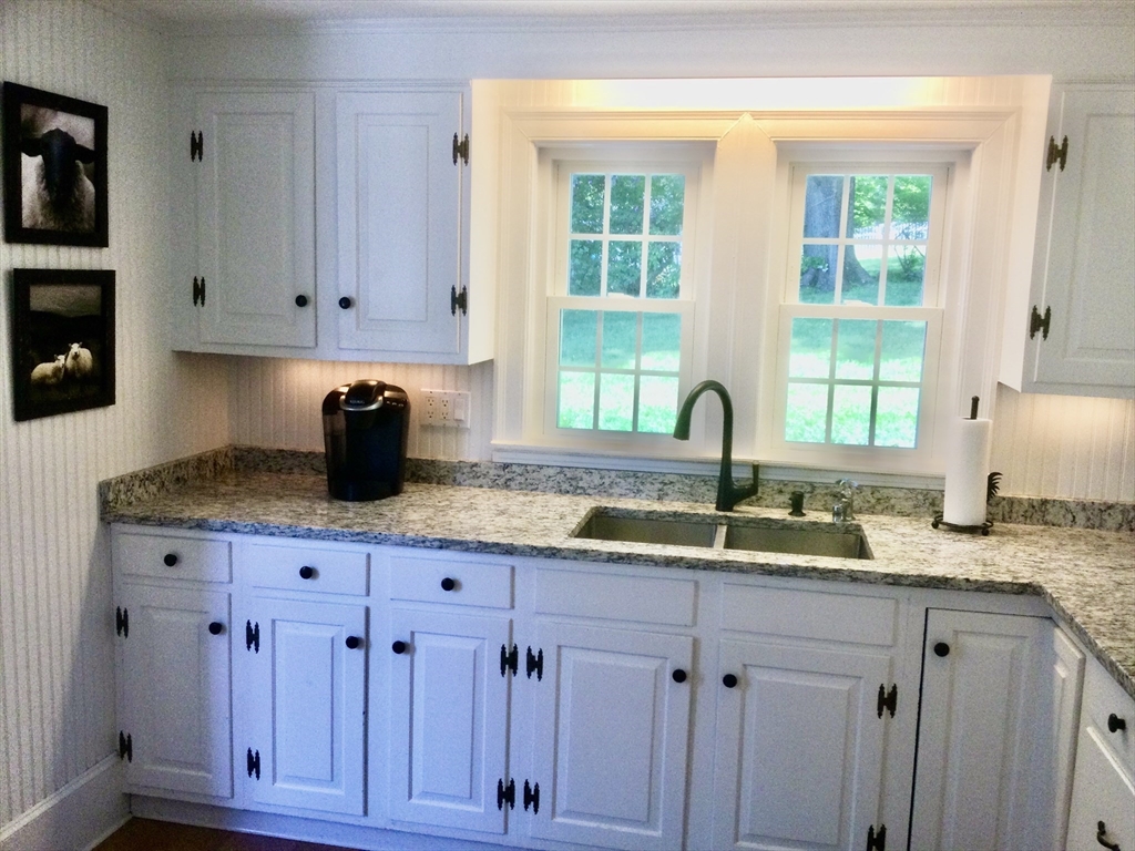 114 Chestnut Street Andover, MA 01810 - Photo 15 of 42