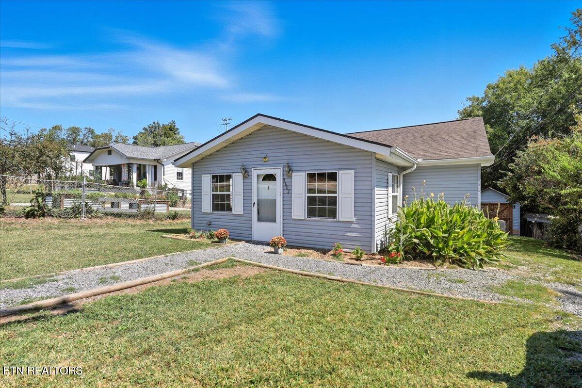 3602 Decatur Drive Knoxville, TN 37920 - Photo 3 of 17 2-001_IMG_4981