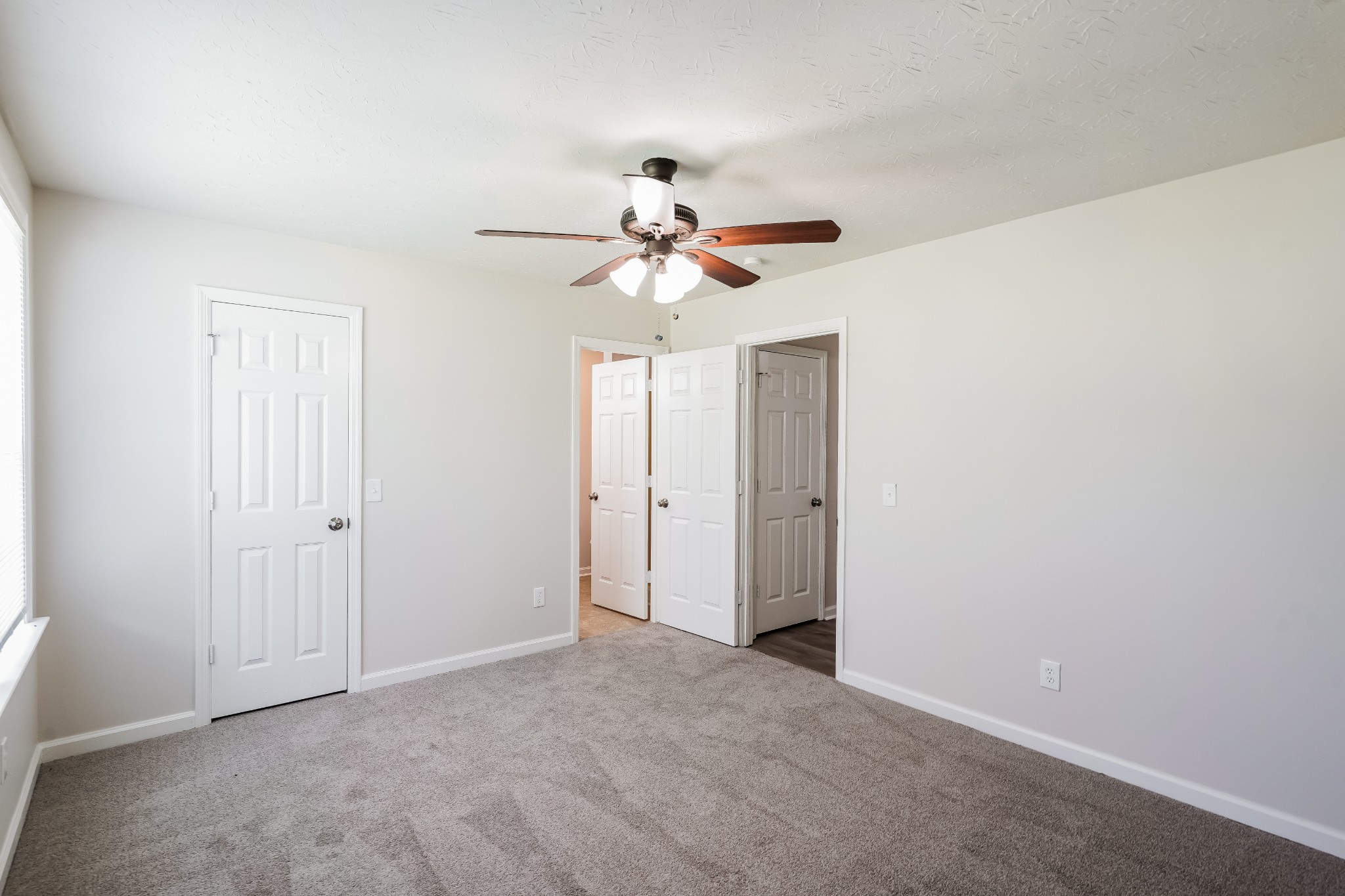1028 William Glen Road Ashland City, TN 37015 - Photo 12 of 16 a view of a chandelier fan in a room