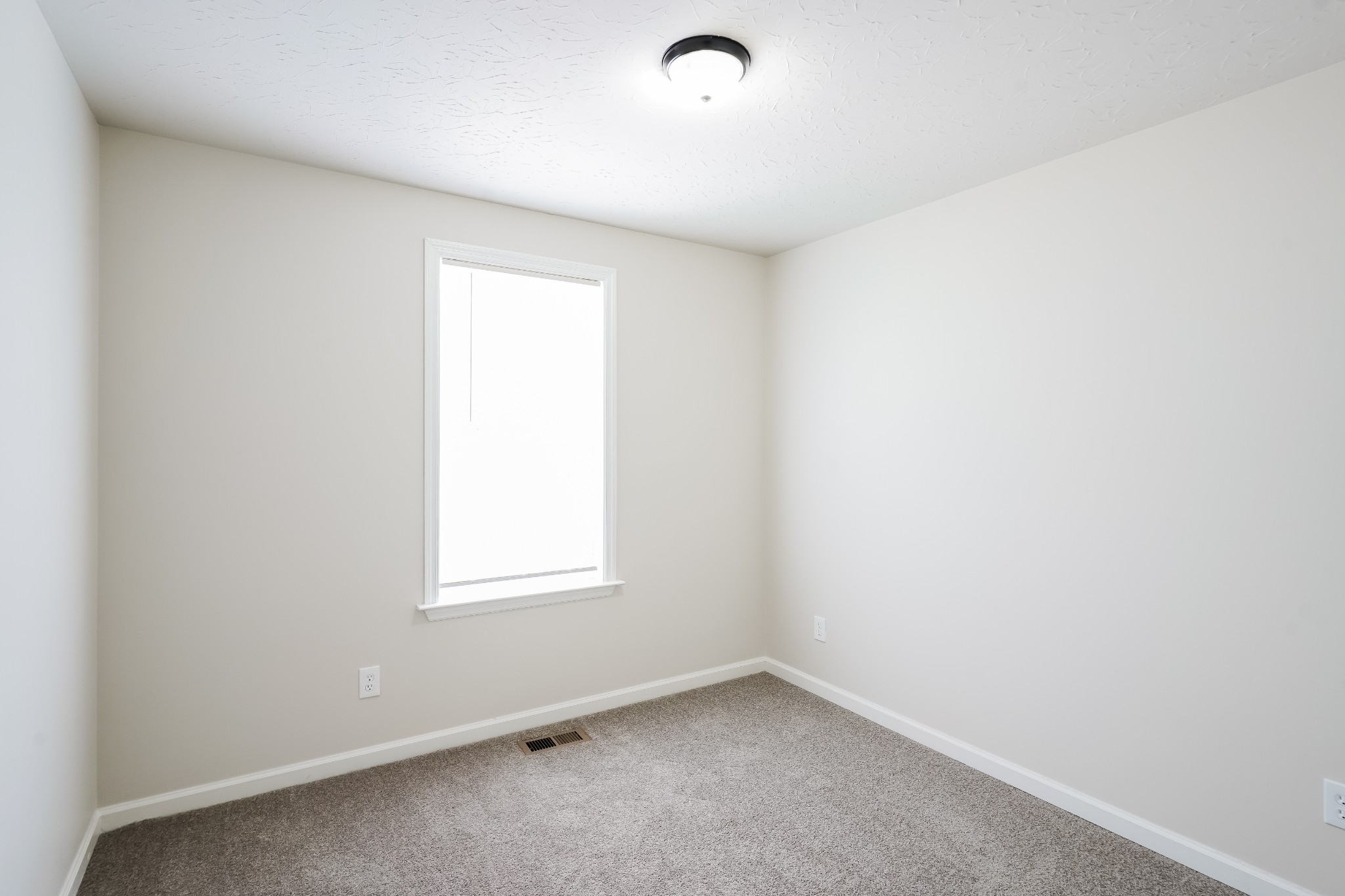 1028 William Glen Road Ashland City, TN 37015 - Photo 14 of 16 an empty room with a window
