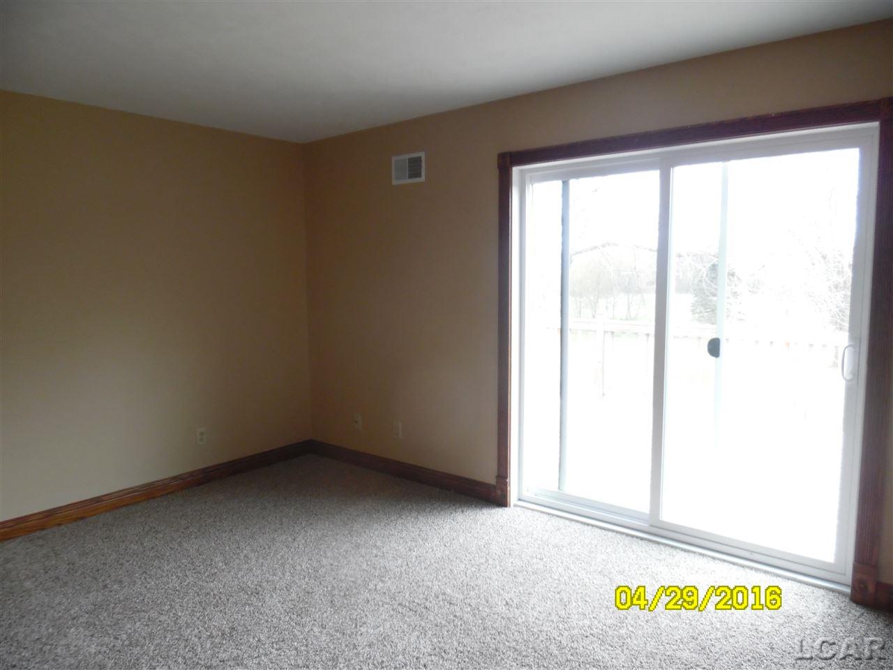 6915 Burton Road Adrian, MI 49221 - Photo 32 of 45 31289012-32.JPG
