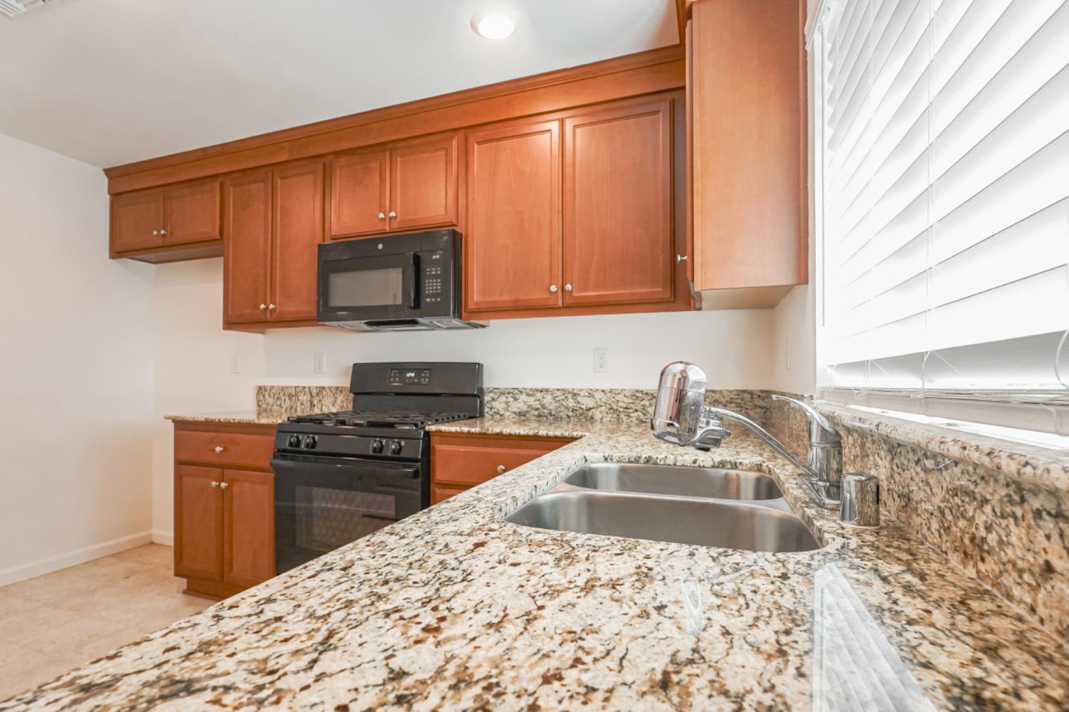 797 Marcus Street Merced, CA 95341 - Photo 8 of 35