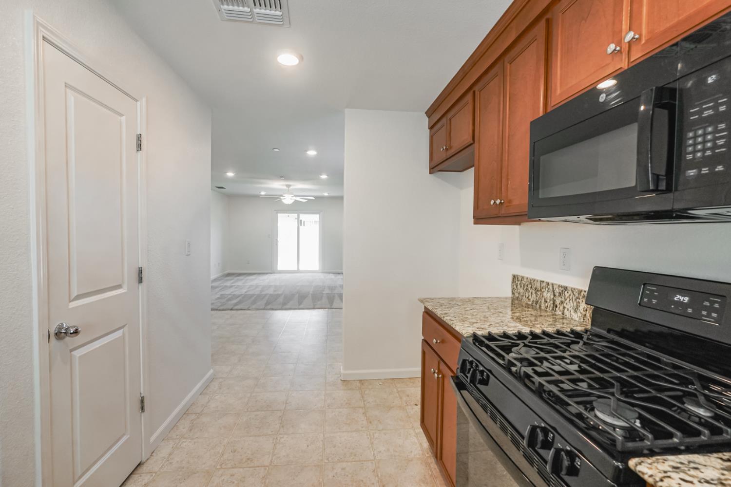 797 Marcus Street Merced, CA 95341 - Photo 9 of 35