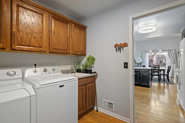 $379,900 | 41950 Coventry Way, Canton, MI 48187