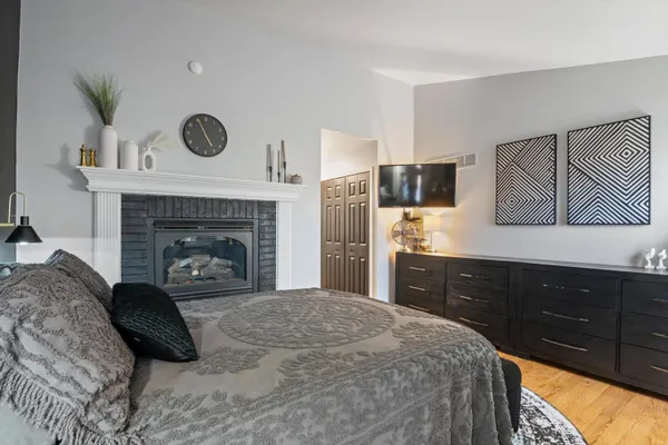 $379,900 | 41950 Coventry Way, Canton, MI 48187