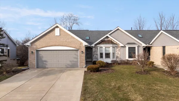 $379,900 | 41950 Coventry Way, Canton, MI 48187