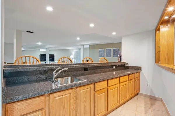 $379,900 | 41950 Coventry Way, Canton, MI 48187