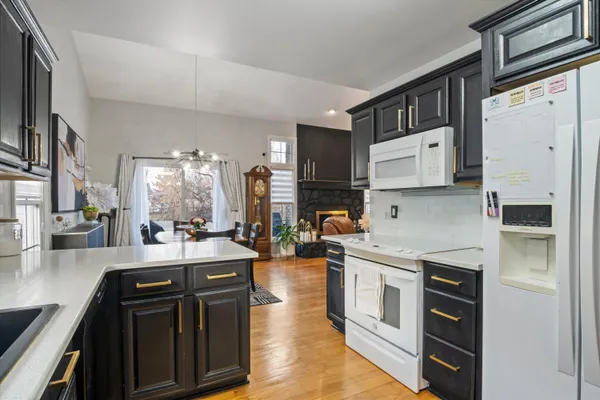 $379,900 | 41950 Coventry Way, Canton, MI 48187