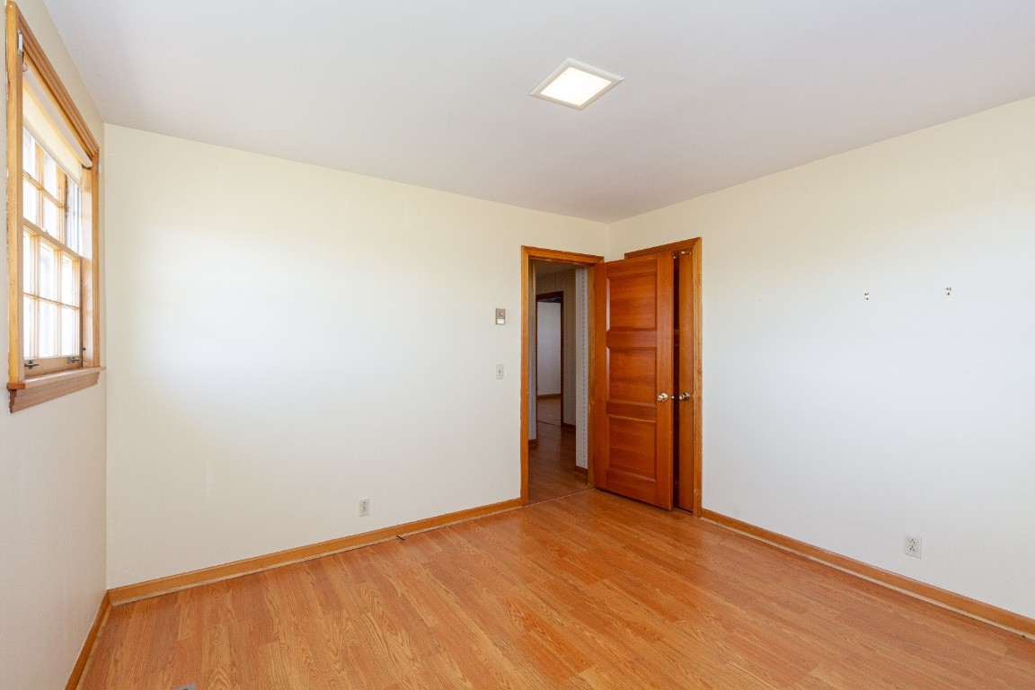 2102 Center Point Road Hendersonville, TN 37075 - Photo 39 of 50 an empty room with a natural light