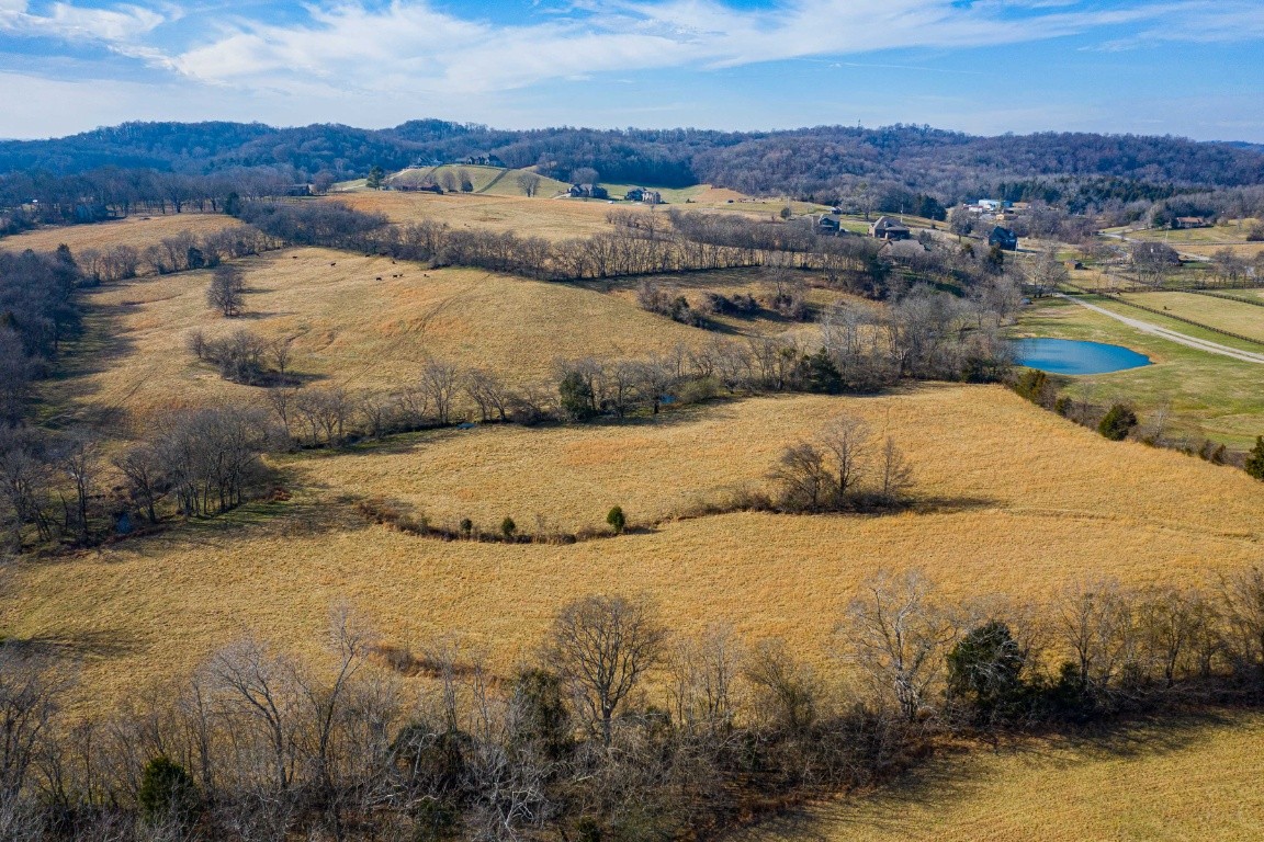 2102 Center Point Road Hendersonville, TN 37075 - Photo 8 of 50 a view of ocean and mountain