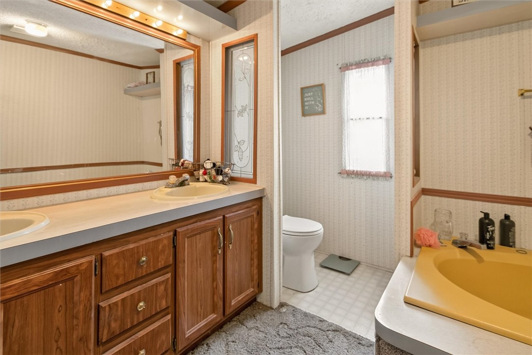 2060 Van Auken Road Arcadia, NY 14513 - Photo 40 of 50 bathroom