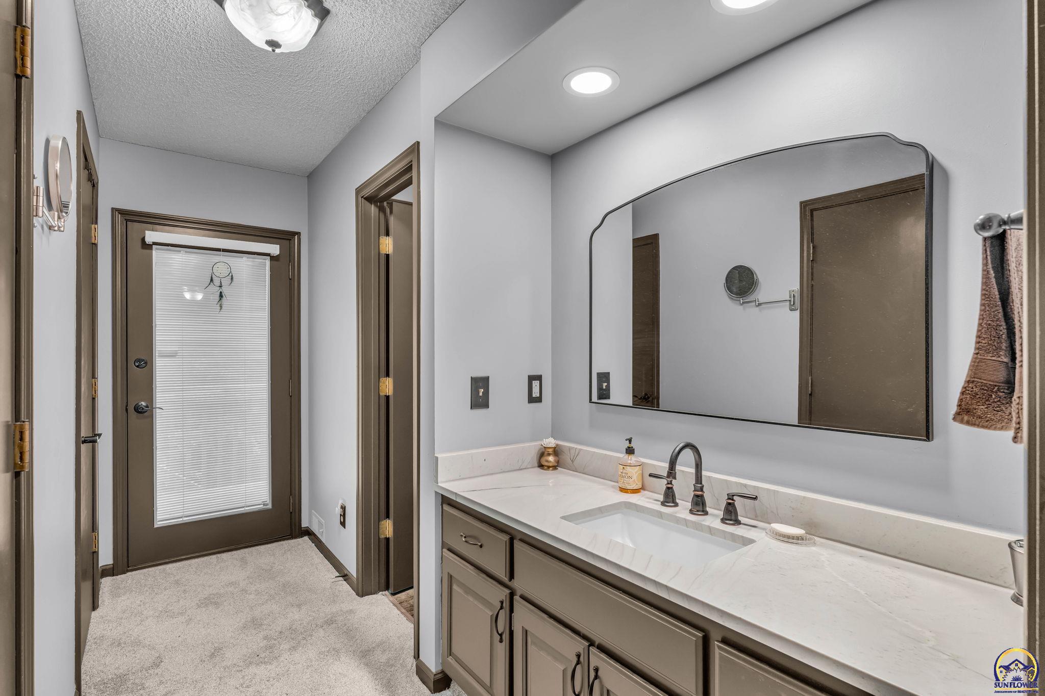 6236 Southwest 25th Street Topeka, KS 66614 - Photo 24 of 53