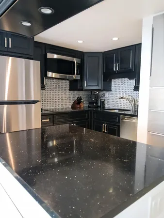 $2,000 | 1830 Embassy Drive, Unit 121, West Palm Beach, FL 33401