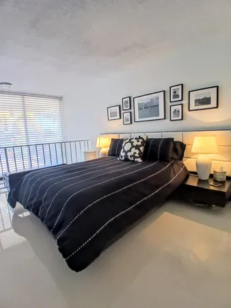 $2,000 | 1830 Embassy Drive, Unit 121, West Palm Beach, FL 33401