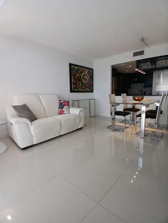 $2,000 | 1830 Embassy Drive, Unit 121, West Palm Beach, FL 33401