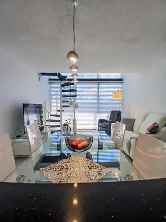 $2,000 | 1830 Embassy Drive, Unit 121, West Palm Beach, FL 33401