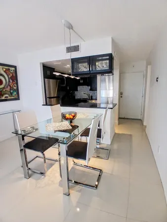 $2,000 | 1830 Embassy Drive, Unit 121, West Palm Beach, FL 33401