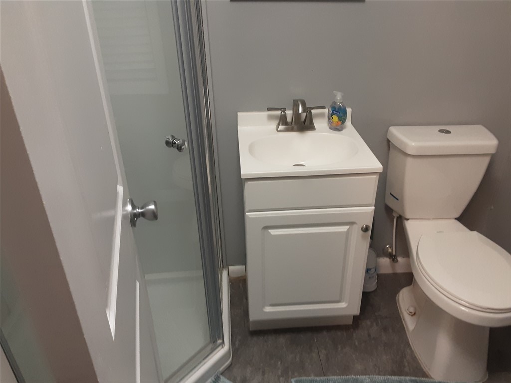 2261 Townsend Street Brunswick, GA 31520 - Photo 21 of 33 PRIMARY BATHROOM