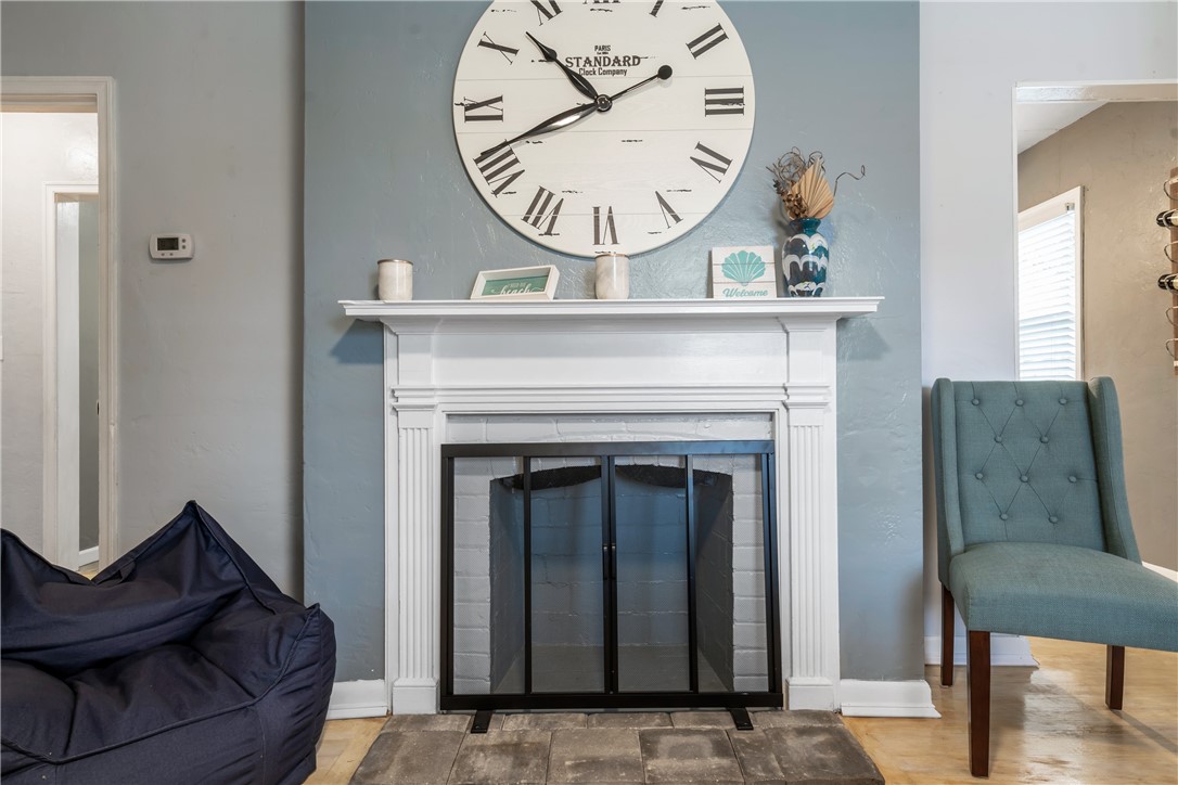 2261 Townsend Street Brunswick, GA 31520 - Photo 6 of 33 FIREPLACE | Wood burning Fireplace