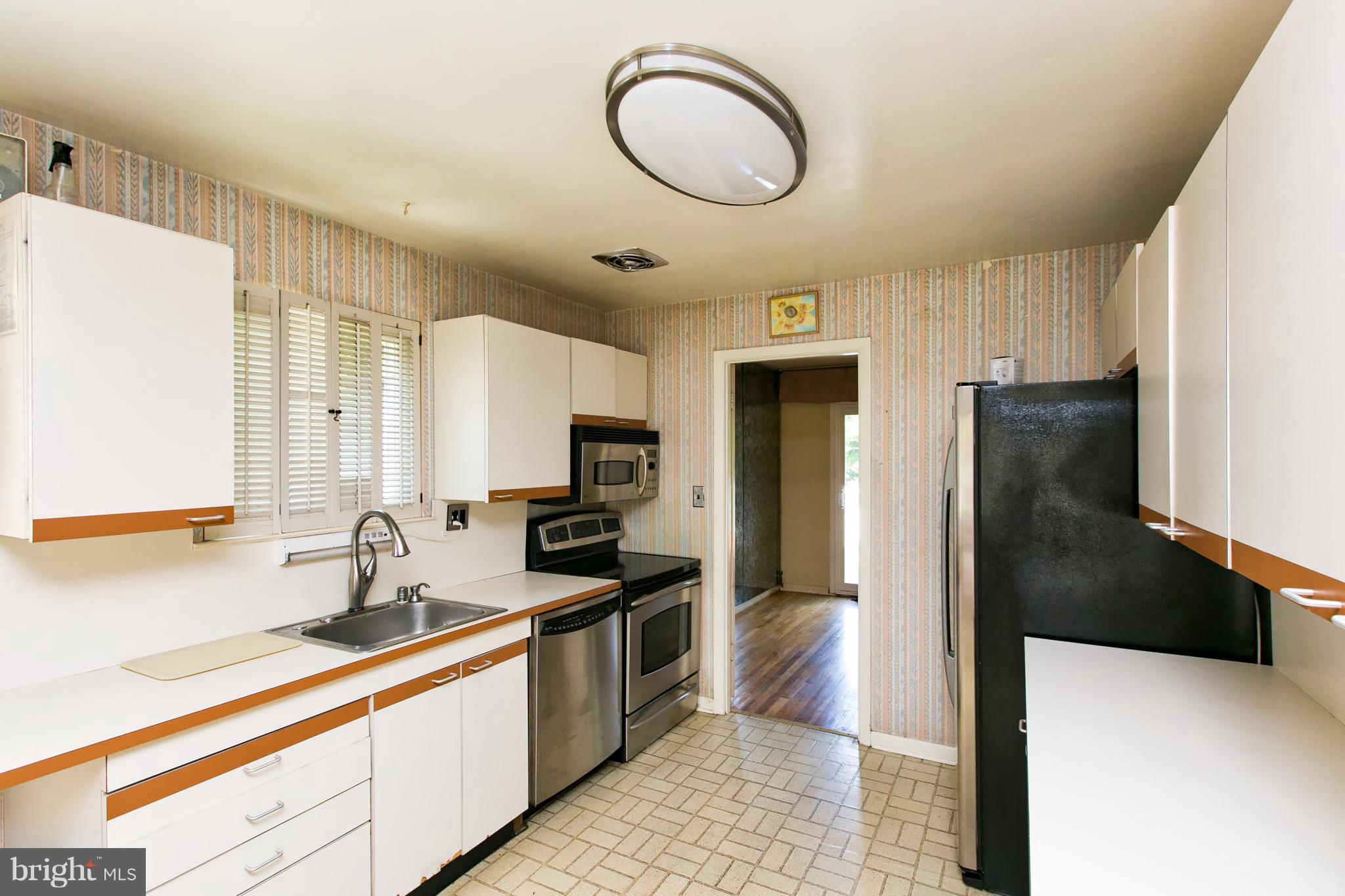 4624 Hawksbury Road Baltimore, MD 21208 - Photo 12 of 22 Kitchen