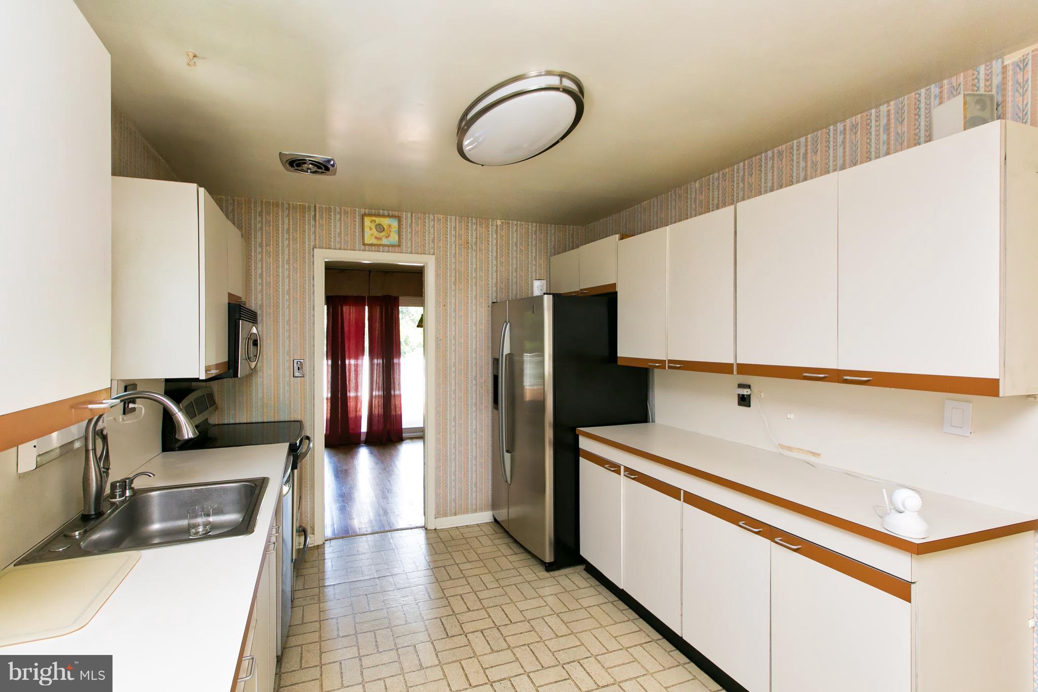 4624 Hawksbury Road Baltimore, MD 21208 - Photo 10 of 22 Kitchen
