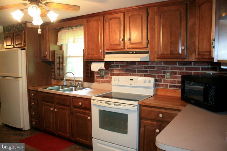5305 Wertz Road Hampstead, MD 21074 - Photo 11 of 30 Kitchen