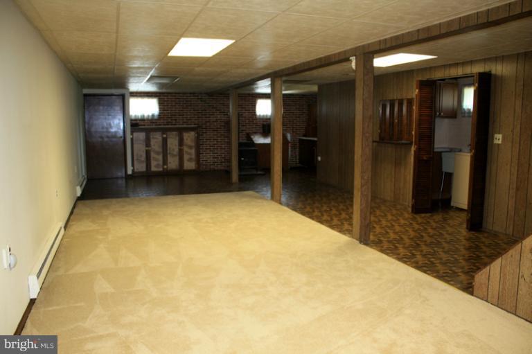 5305 Wertz Road Hampstead, MD 21074 - Photo 7 of 30 Family Room