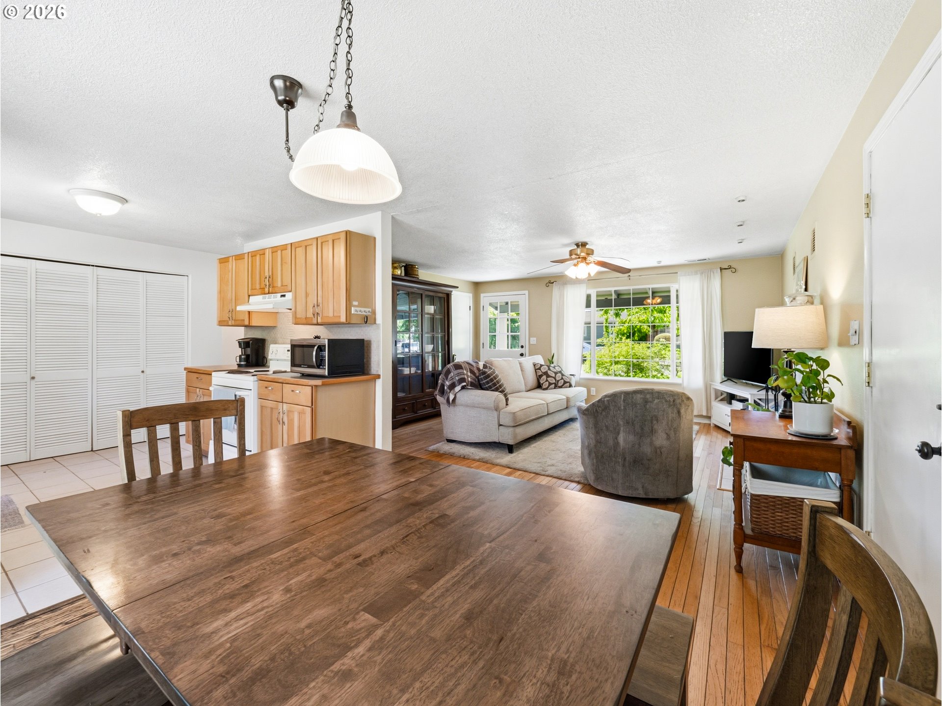 13467 Southwest Devonshire Drive Beaverton, OR 97005 - Photo 8 of 37