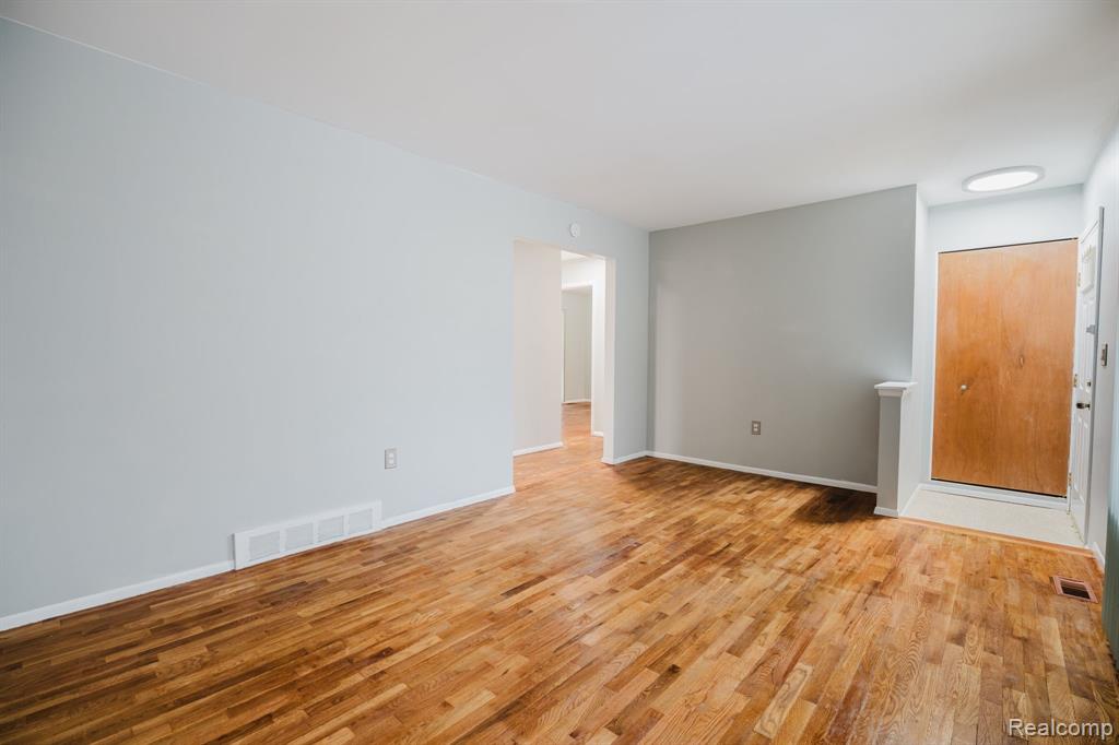 4044 Fox Street Inkster, MI 48141 - Photo 4 of 23