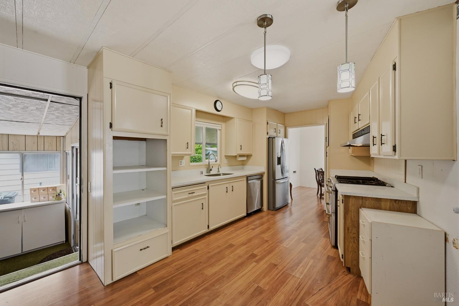 61 Westgate Circle Santa Rosa, CA 95401 - Photo 6 of 41