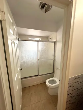 $1,900 | 1100 Summer Street, Unit 7, Palm Springs, FL 33461