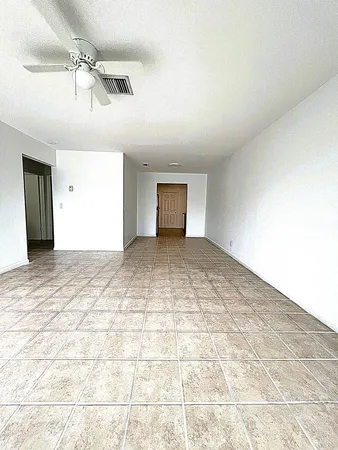 $1,900 | 1100 Summer Street, Unit 7, Palm Springs, FL 33461