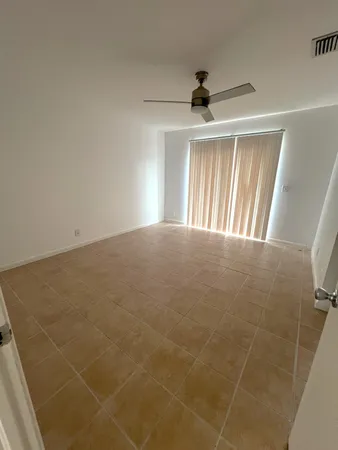 $1,900 | 1100 Summer Street, Unit 7, Palm Springs, FL 33461